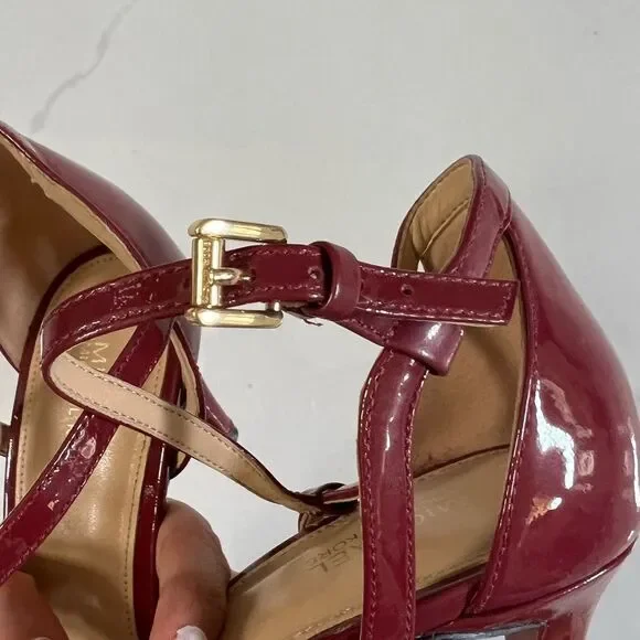 Michael Kors Sandals - Picture 14 of 14